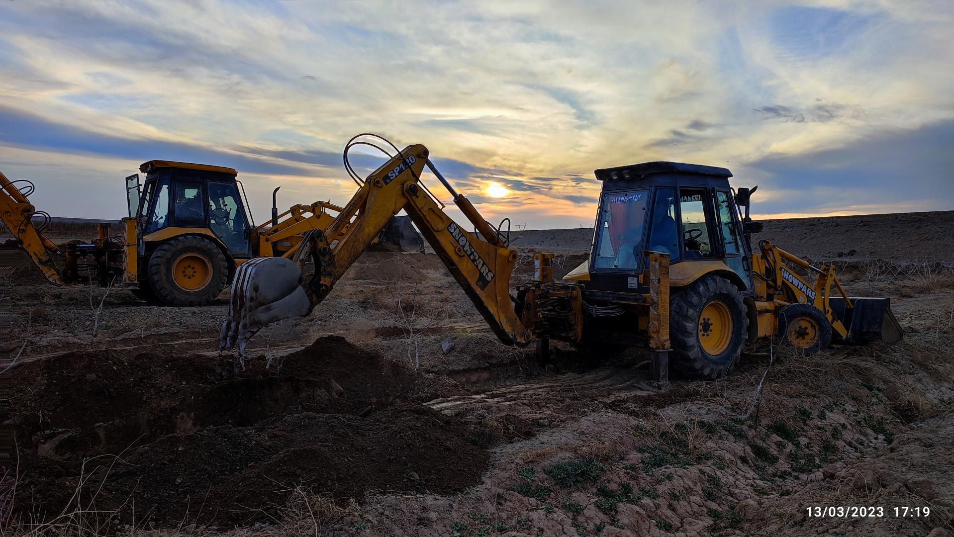 عکس ایستگاه بیل مکانیکی  کرایه