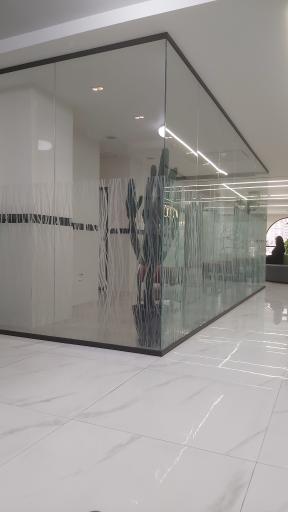 عکس کلینیک پوست و مو و زیبایی لیارا