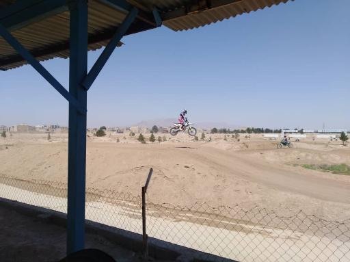 عکس پیست اتومبیل‌رانی و موتور سواری