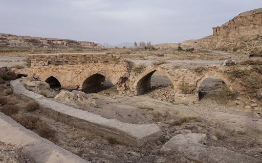 عکس پل تاریخی کاروانسرای ایزدخواست 