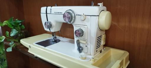 عکس تعمیرات چرخ خیاطی سینگر