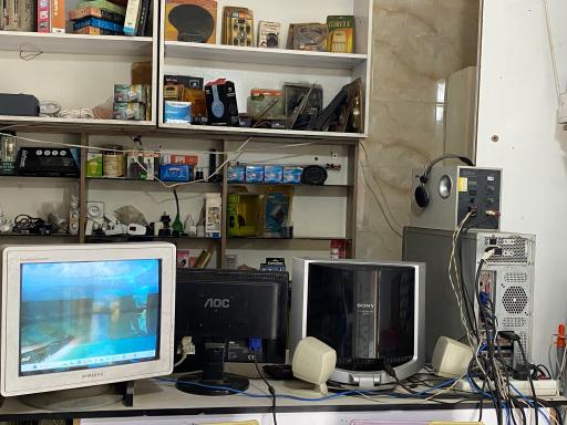 عکس کافی نت و کامپیوتر صفر و یک حسینی