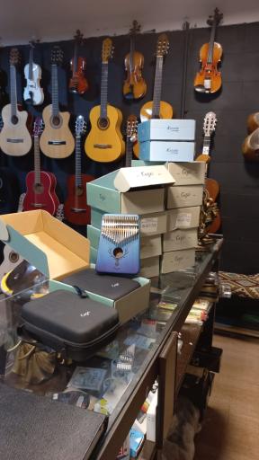 فروشگاه لوازم موسیقی سازآوا