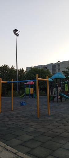 عکس زمین بازی کودکان بوستان زیتون 