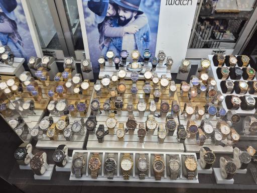 عکس گالری ساعت لحظه به لحظه