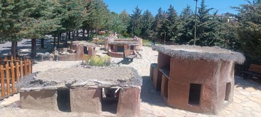 عکس دهکده گردشگری زاینده رود چادگان