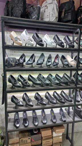 عکس فروشگاه کفش سندباد