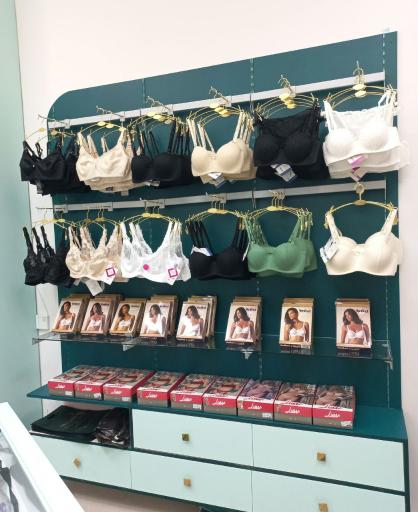 عکس فروشگاه لباس زیر مادام