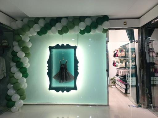 عکس فروشگاه لباس زیر مادام