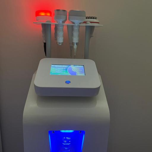 عکس کلینیک پوست و مو زُروان