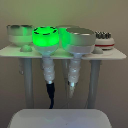 کلینیک پوست و مو زُروان