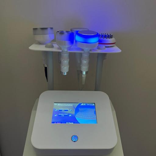 عکس کلینیک پوست و مو زُروان