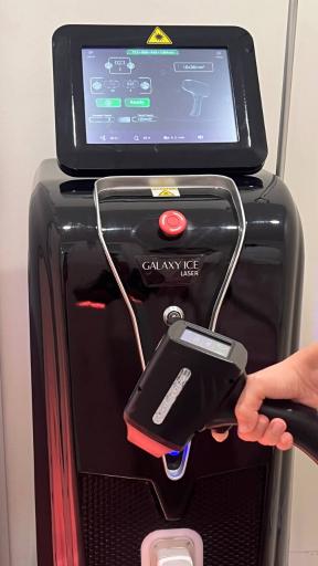 عکس کلینیک پوست و مو زُروان