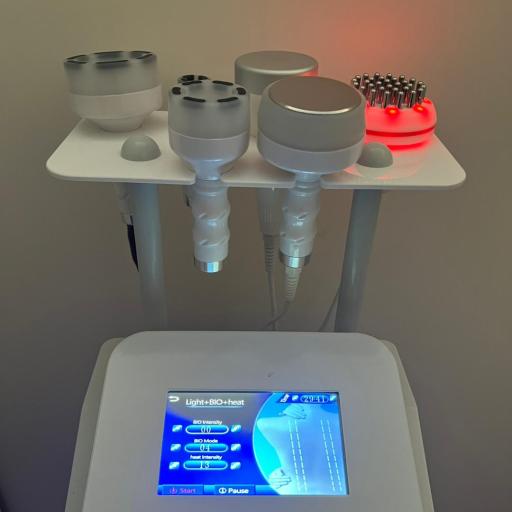 عکس کلینیک پوست و مو زُروان