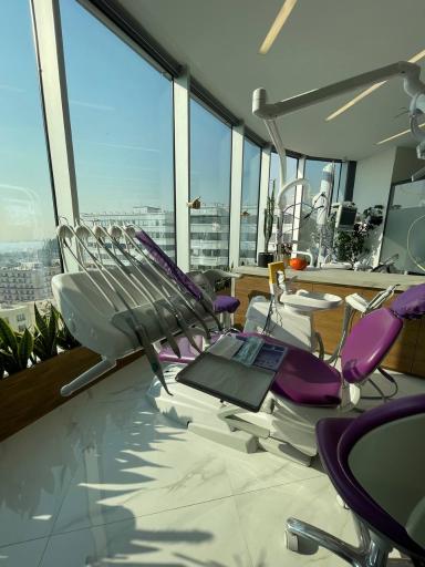 عکس کلینیک دندانپزشکی دکتر گلاره تاجیک