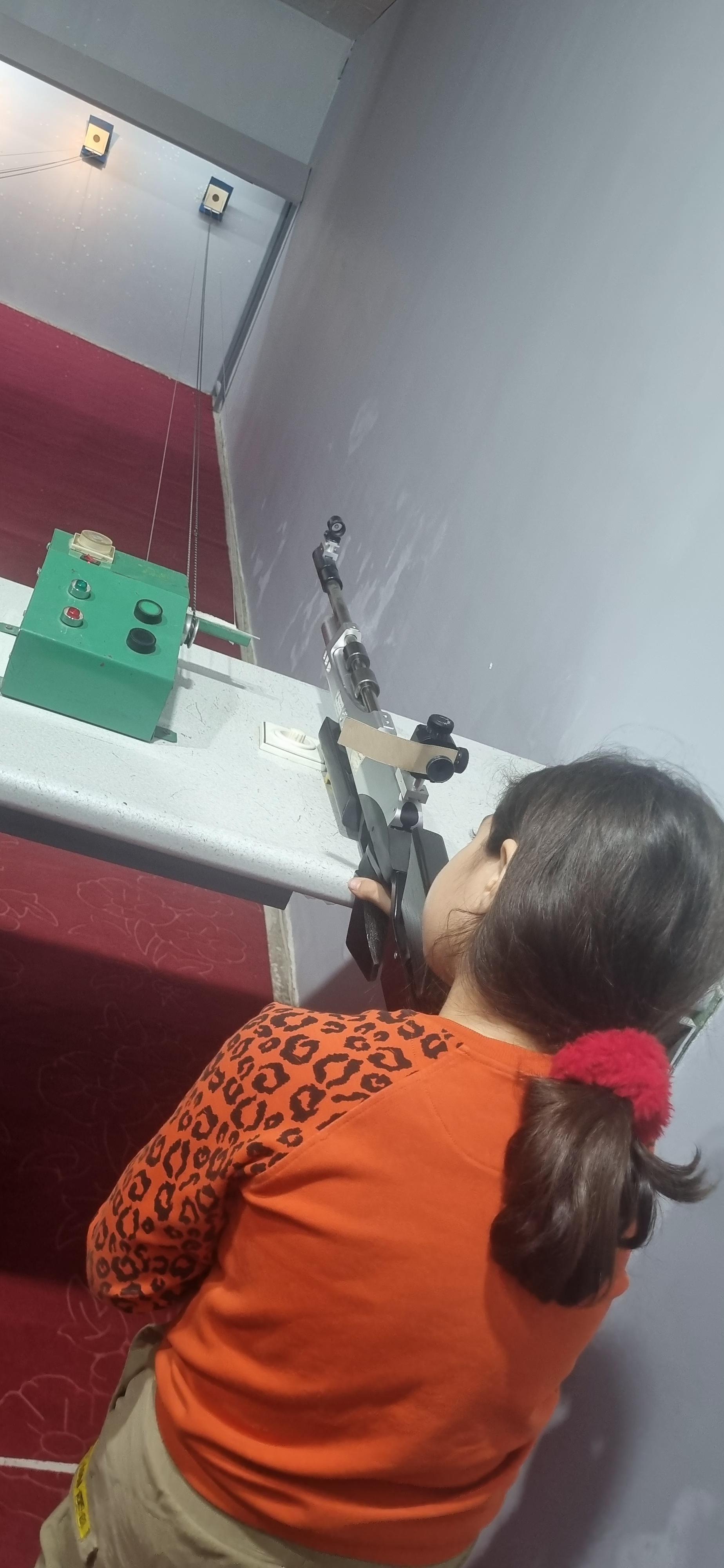 عکس باشگاه ورزشی کارکنان صنعت نفت تهرانسر