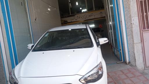 عکس نمایشگاه اتومبیل کُرد