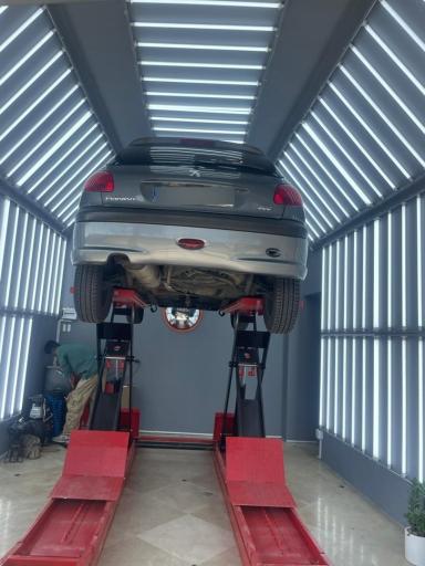 عکس کارشناسی و تشخیص رنگ مقدس 