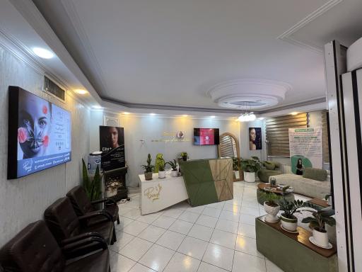 عکس دکتر پونه یزدانی متخصص پوست مو زیبایی 