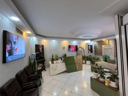 عکس دکتر پونه یزدانی متخصص پوست مو زیبایی 