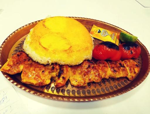 عکس تهیه غذای پارسا