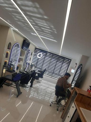 عکس سالن مو آقایان موتیک