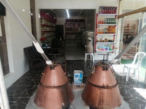 عکس گلاب و عرقیات هدیه قمصر