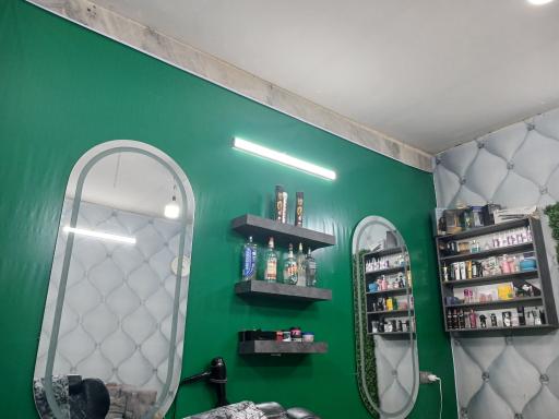 عکس آرایشگاه مردانه رویال فید