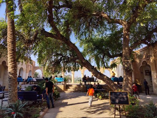 عکس خانه‌ تاریخی و رستوران مستوفی