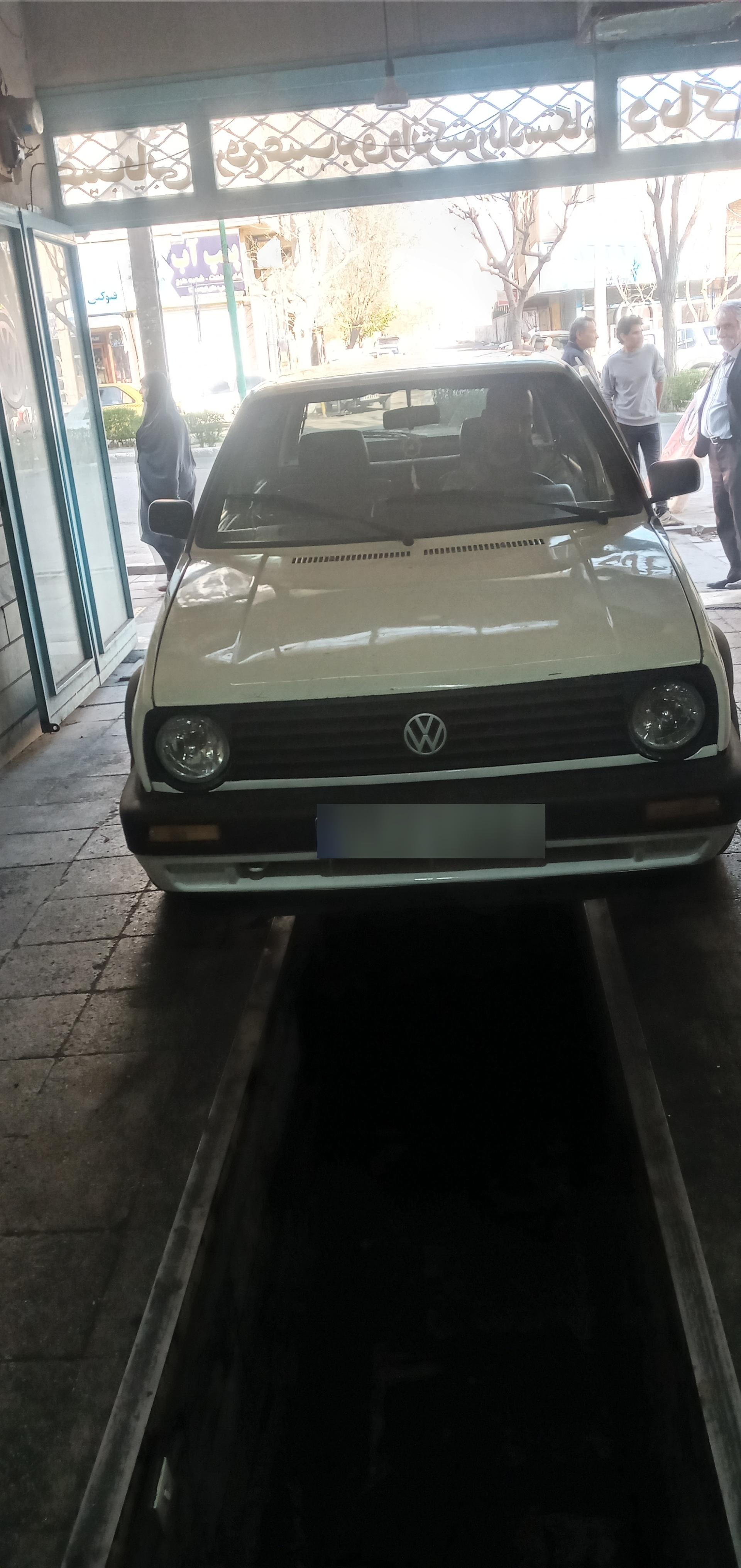 عکس تعمیرگاه تخصصی علی