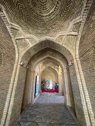 عکس خانه‌ تاریخی و رستوران مستوفی