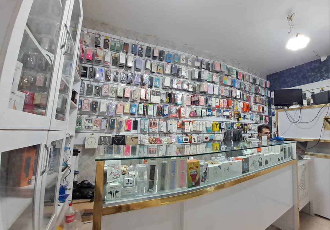عکس فروشگاه و خدمات موبایل اَپی