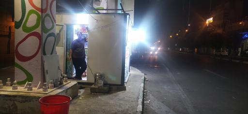 عکس دکه روزنامه و تنقلات احدی