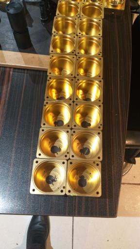 عکس آندایزینگ آلومینیوم و تیتانیوم آریا