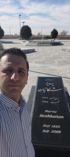 عکس آرامگاه پرویز مشکاتیان