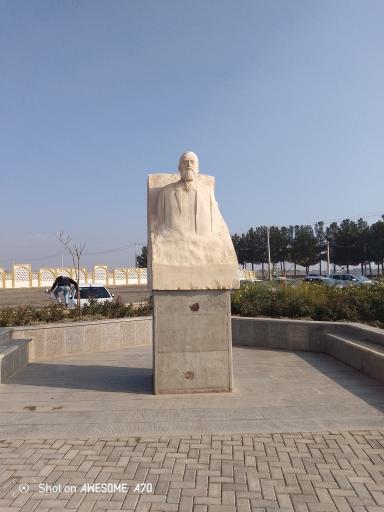 عکس آرامگاه پرویز مشکاتیان