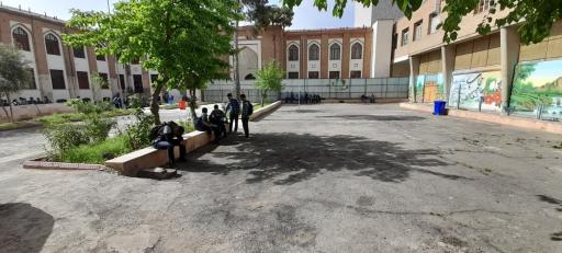 عکس دبیرستان پسرانه شهید صدر (مدرسه ژاندارک)