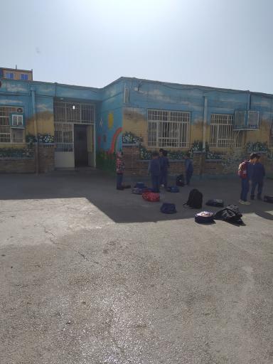 عکس دبستان شهید غلامحسین گذری