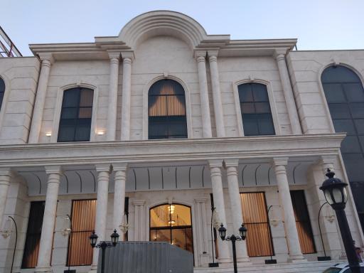 عکس عمارت بلور