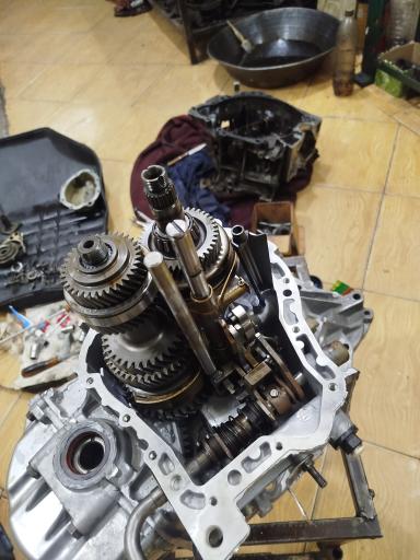 عکس تعمیرگاه آقای گیربکس