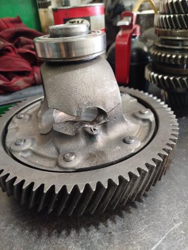 عکس تعمیرگاه آقای گیربکس