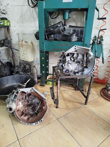 عکس تعمیرگاه آقای گیربکس