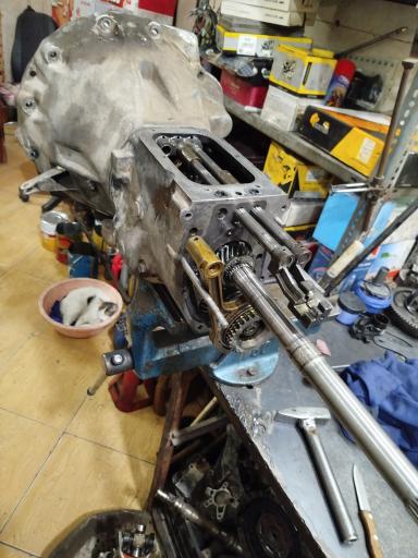 عکس تعمیرگاه آقای گیربکس