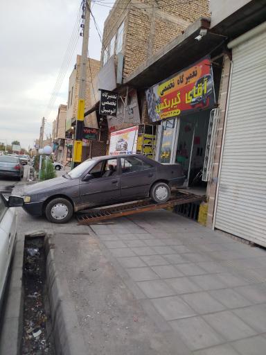 عکس تعمیرگاه آقای گیربکس