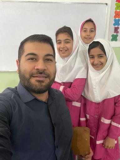 دبستان شهید غلامرضا توسلی ابیاک محله