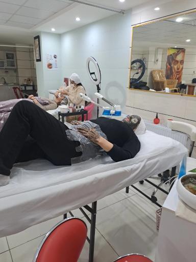 عکس پاک سازی تخصصی پوست سارا