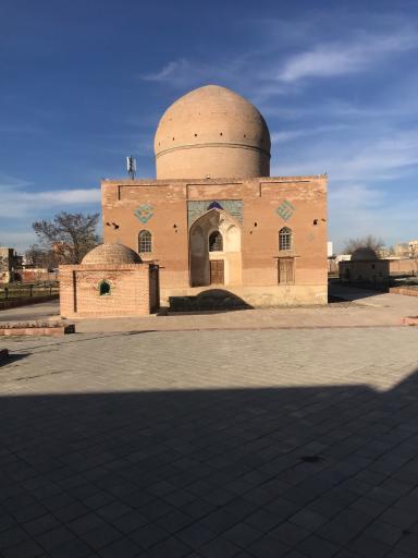 عکس مقبره سید عوض الخلاص پسر فیروز شاه