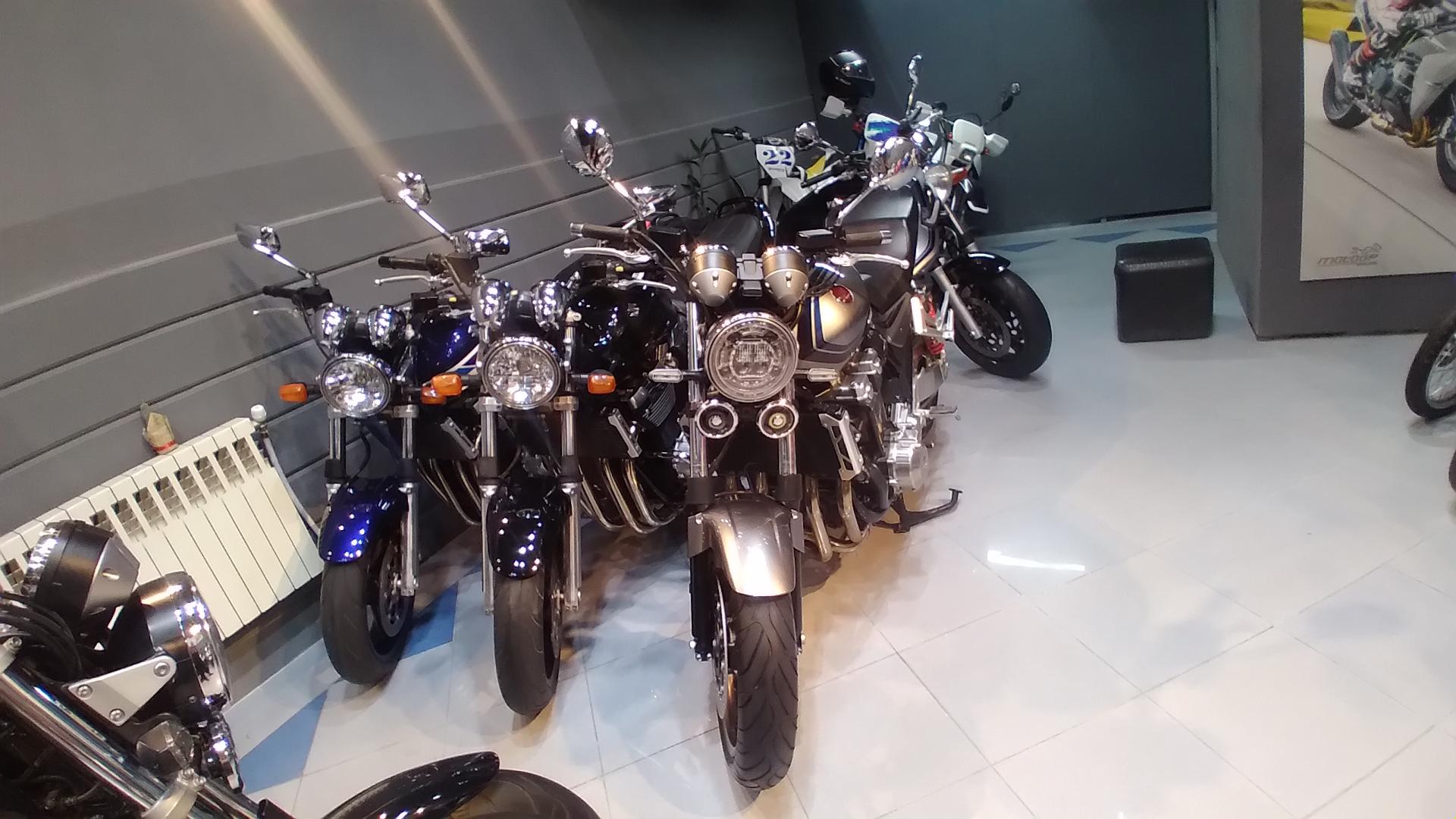 عکس تعمیرگاه موتورسیکلت