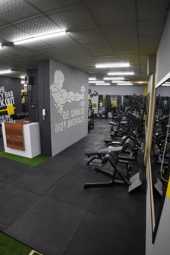 عکس باشگاه بدنسازی کیهان 