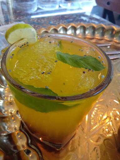 عکس کافه وکیل بار